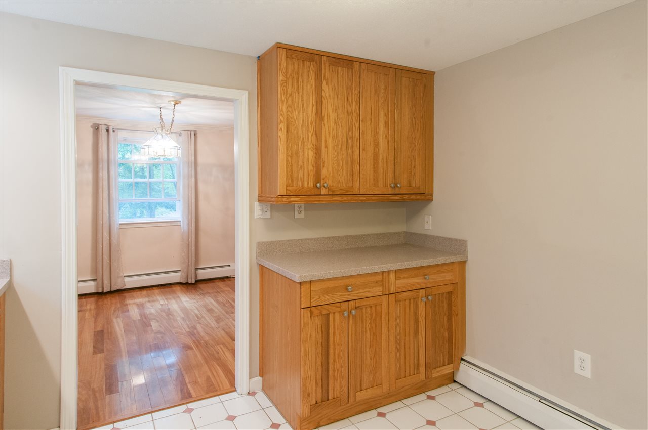 4 Roberts Road Amherst, NH 03031 - Photo 11 of 40