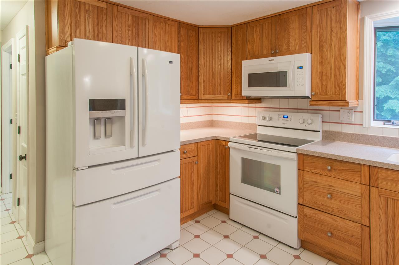 4 Roberts Road Amherst, NH 03031 - Photo 12 of 40