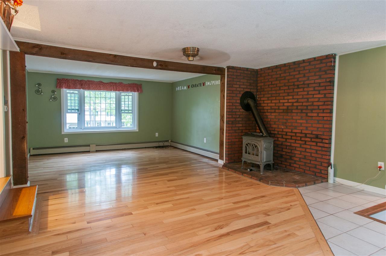 4 Roberts Road Amherst, NH 03031 - Photo 15 of 40
