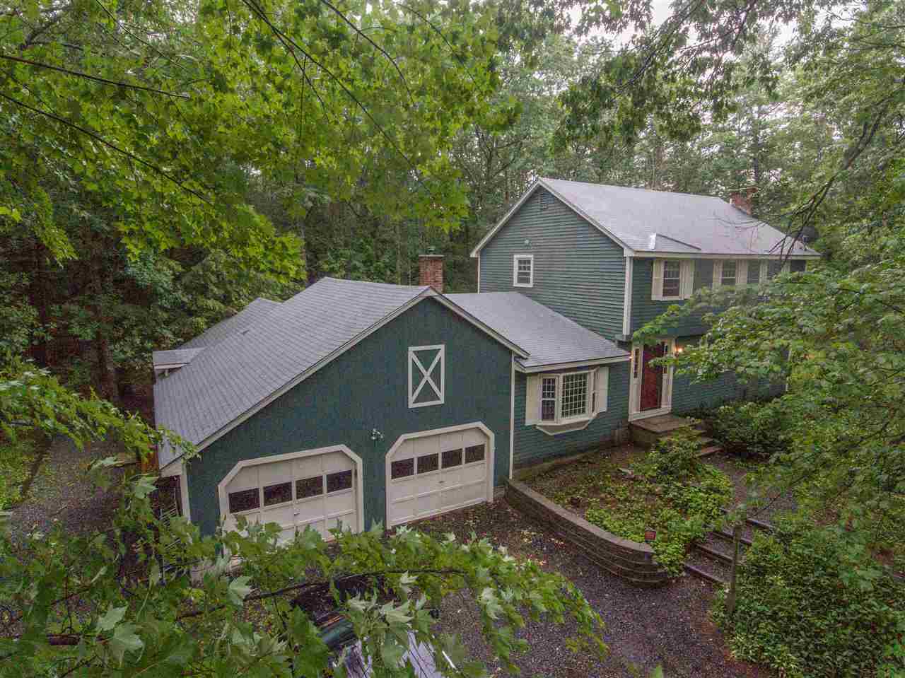 4 Roberts Road Amherst, NH 03031 - Photo 3 of 40