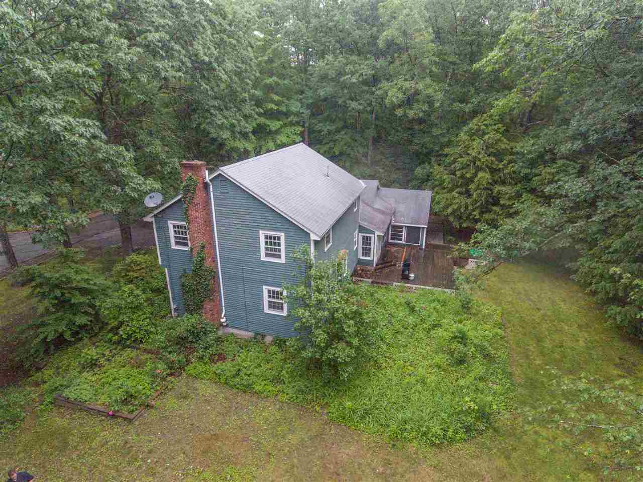 4 Roberts Road Amherst, NH 03031 - Photo 6 of 40