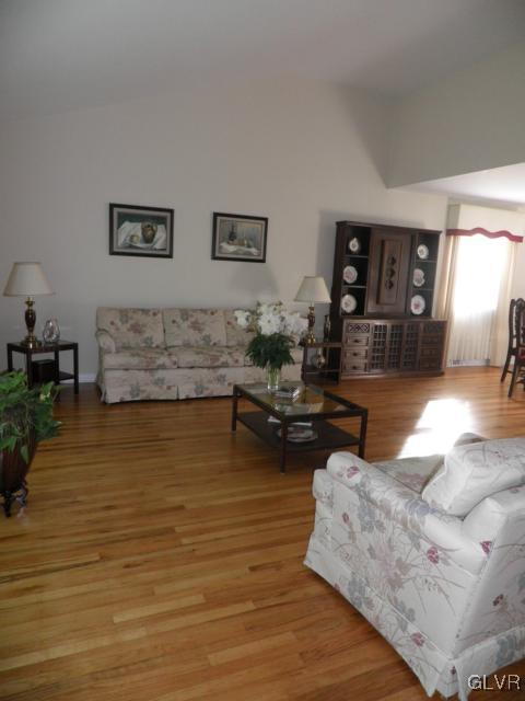 1961 Hopewell Road Bethlehem, PA 18017 - Photo 4 of 15 Gallery Image 4