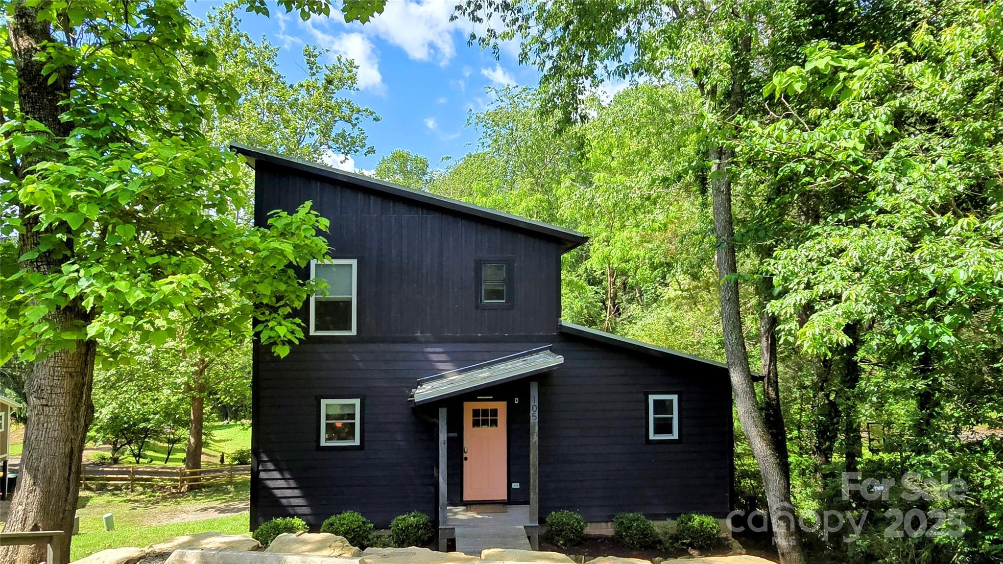 105 Annies Ridge Road Asheville, NC 28804 - Photo 1 of 41 Gallery Image 1
