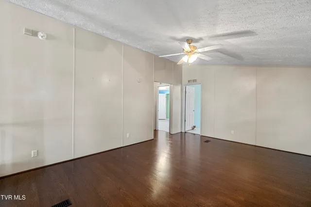 $269,900 | 260 Carriage Lane, Greeneville, TN 37745