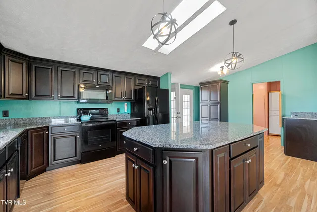 $269,900 | 260 Carriage Lane, Greeneville, TN 37745