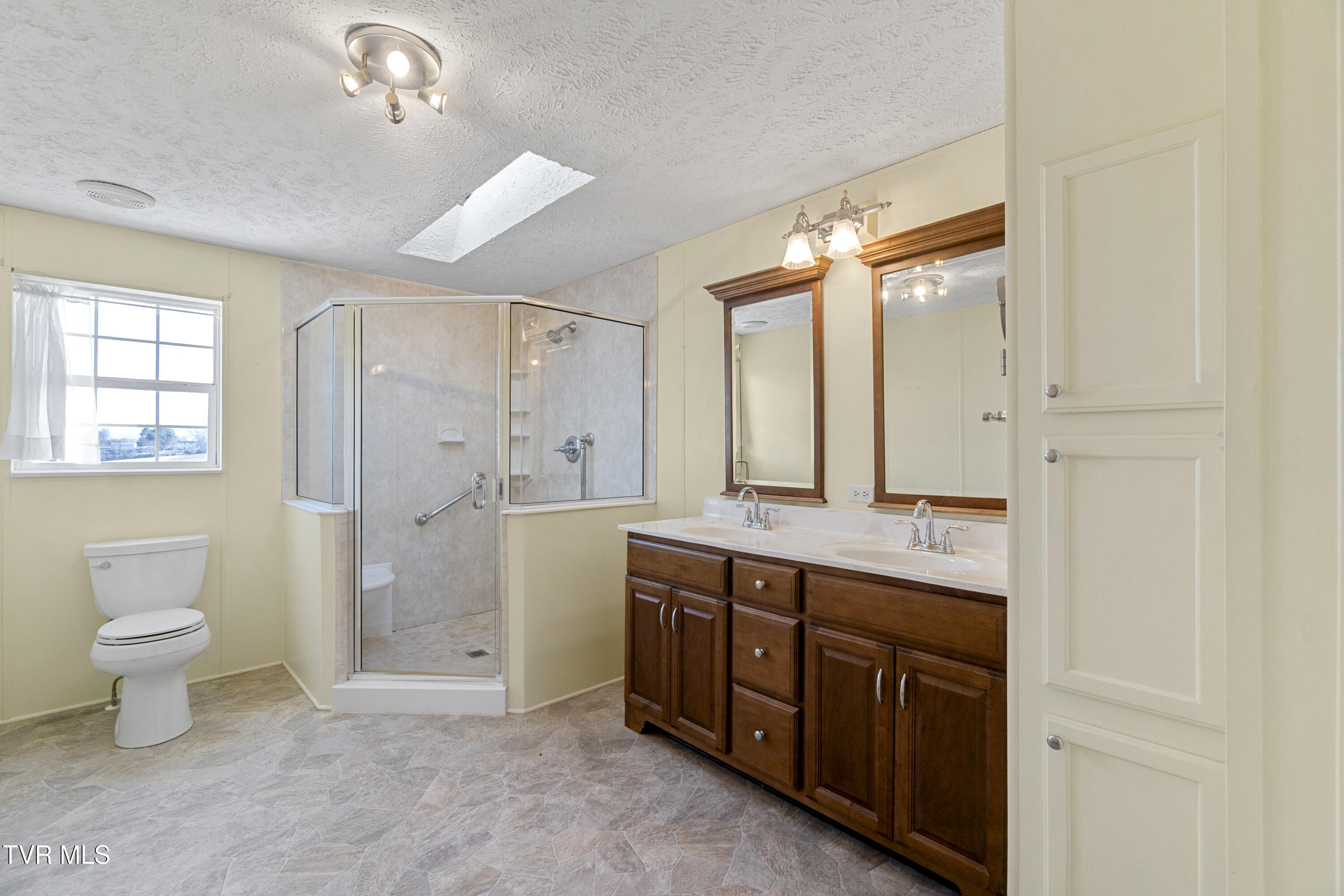 260 Carriage Lane Greeneville, TN 37745 - Photo 32 of 59 26