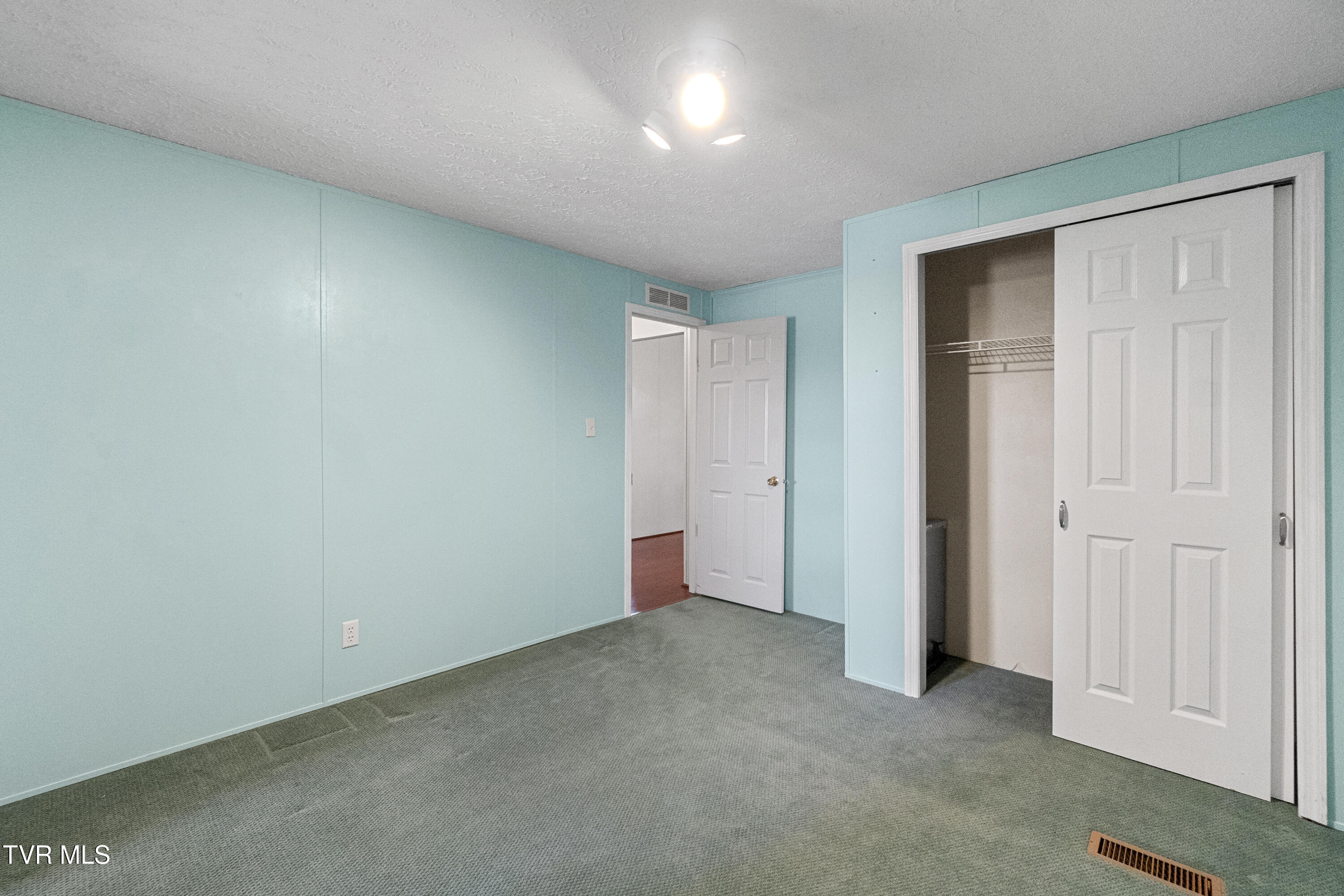 260 Carriage Lane Greeneville, TN 37745 - Photo 41 of 59 34