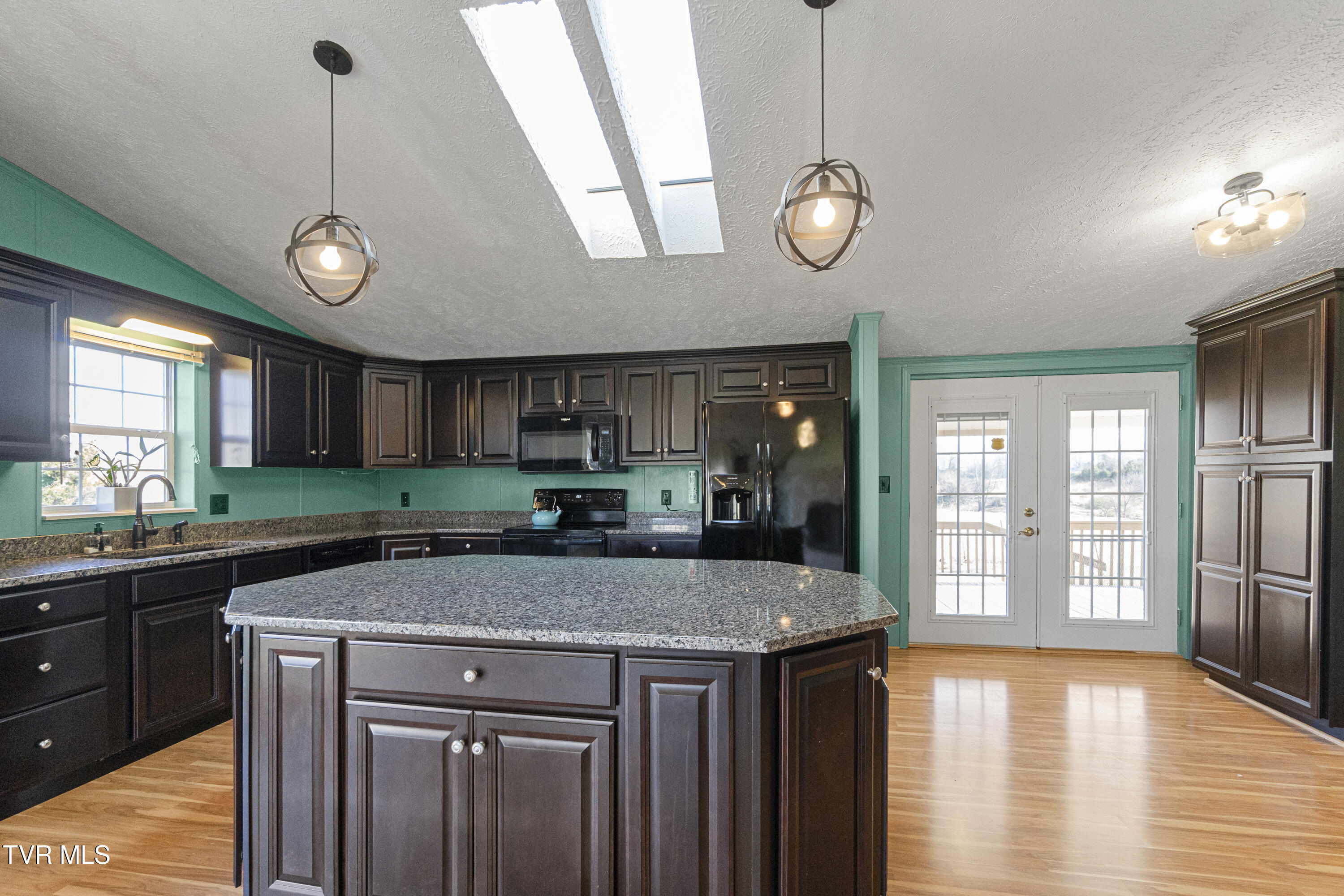 260 Carriage Lane Greeneville, TN 37745 - Photo 5 of 59 4