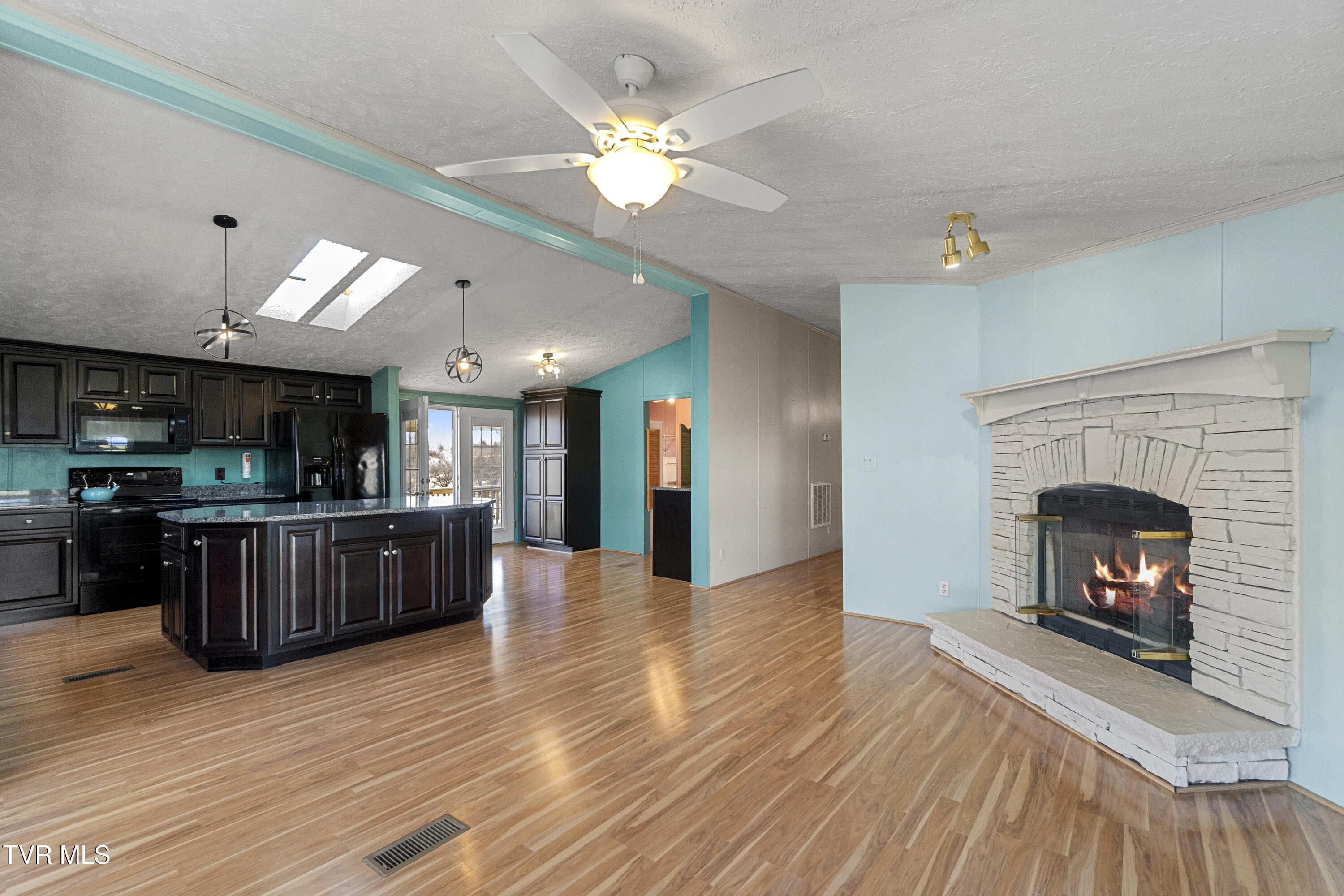 260 Carriage Lane Greeneville, TN 37745 - Photo 9 of 59 8