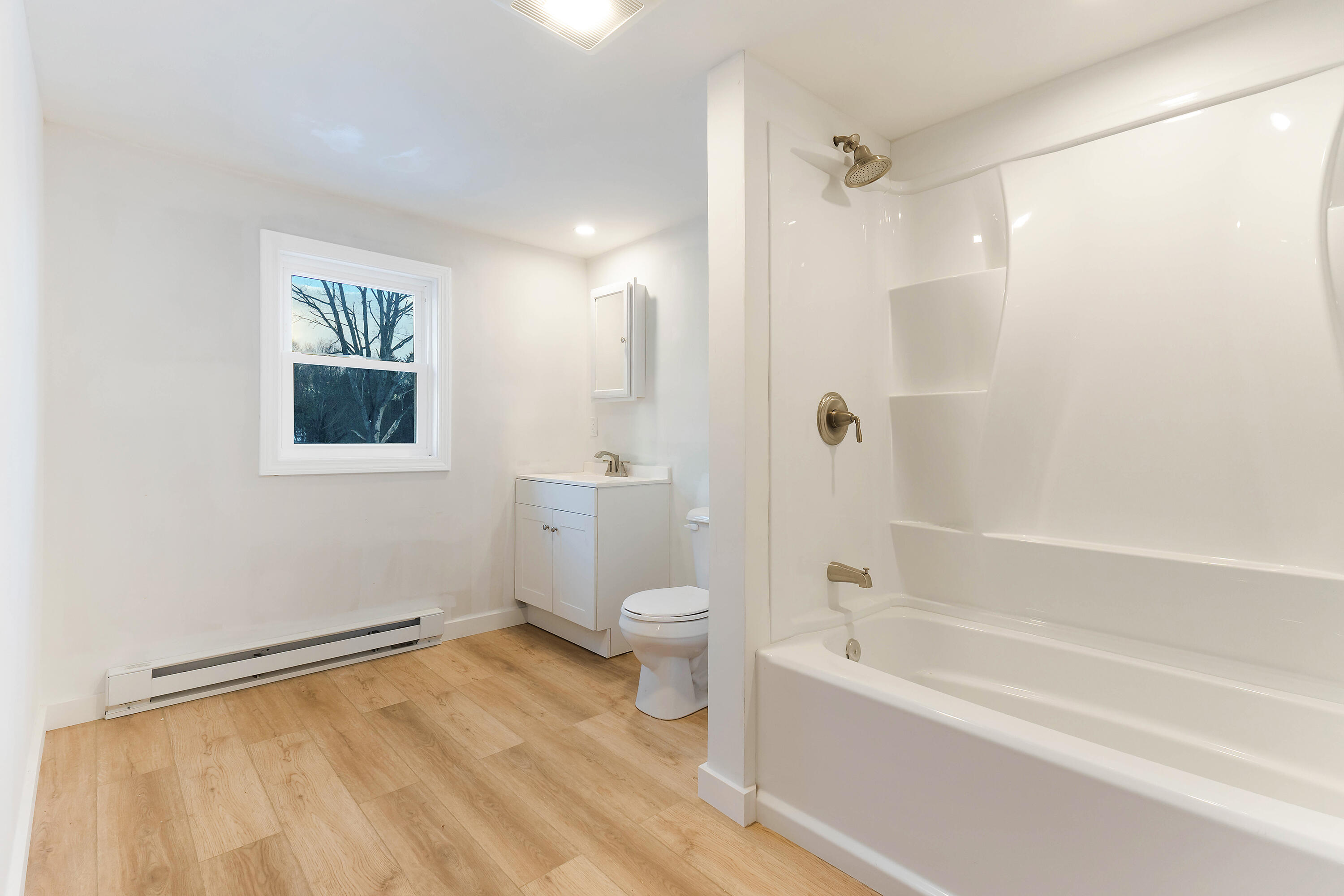 109 Scotland Bridge Road York, ME 03909 - Photo 6 of 43 Upstairs full bath