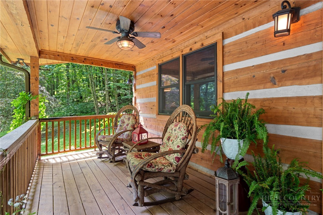 982 Jake's Mountain Road Deep Gap, NC 28618 - Photo 4 of 50 Gallery Image 4