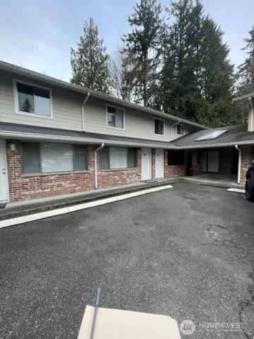 $1,700 | 5701 200th Street Southwest, Unit 10, Lynnwood, WA 98036