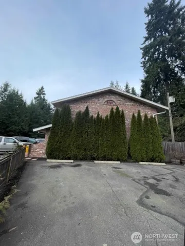 $1,700 | 5701 200th Street Southwest, Unit 10, Lynnwood, WA 98036