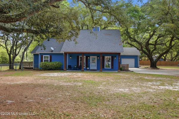 $345,000 | 1612 South 11th Street, Ocean Springs, MS 39564