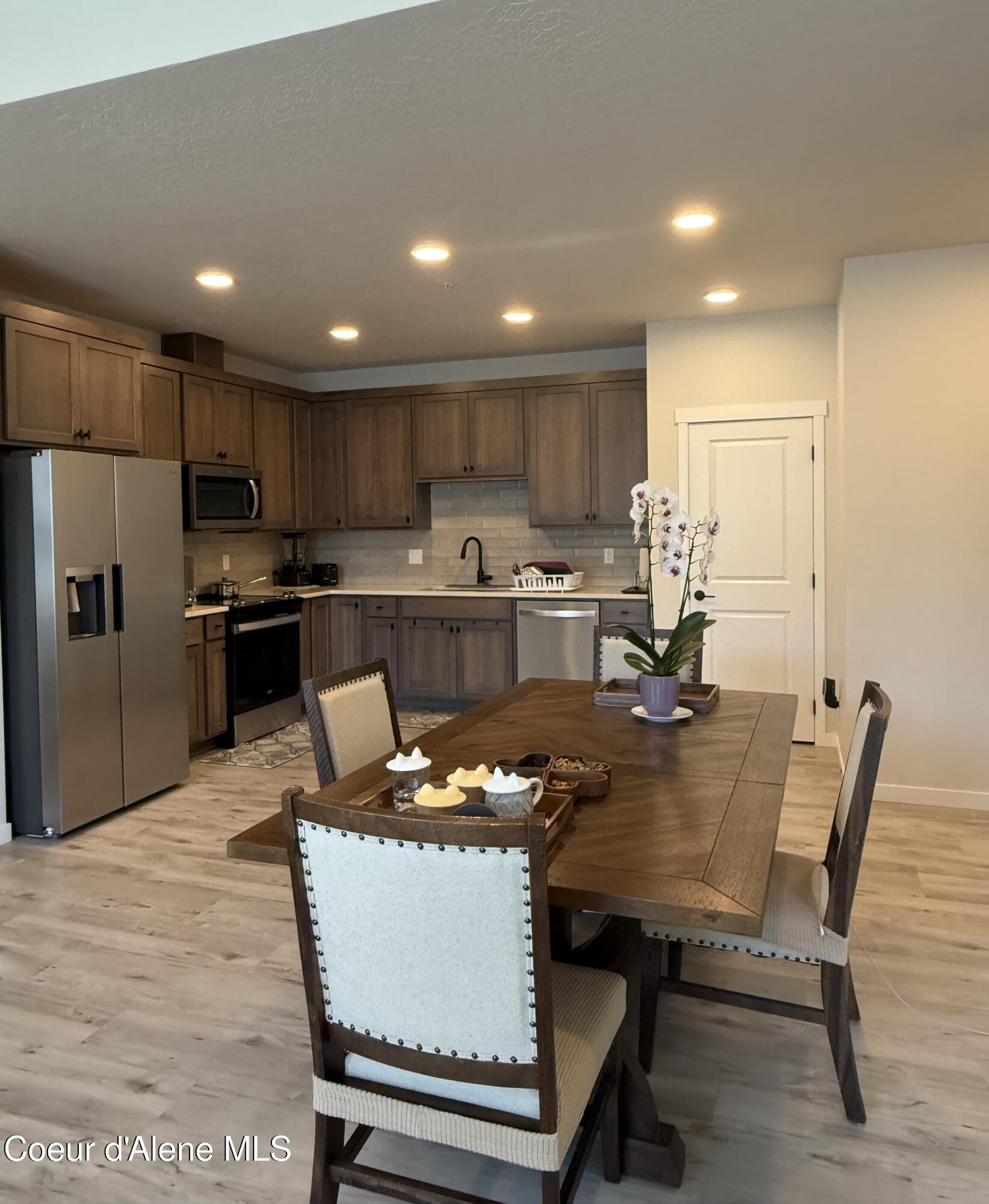 6480 North Atlas Road, Unit 203 Coeur D'Alene, ID 83815 - Photo 3 of 11 Dining Room-Kitchen