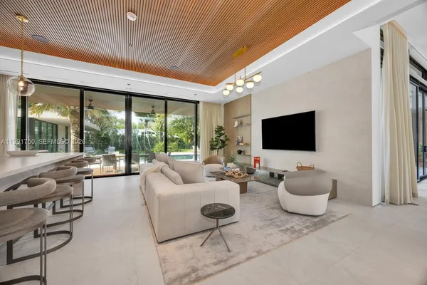 $7,175,000 | 7901 Southwest 120th Street, Pinecrest, FL 33156