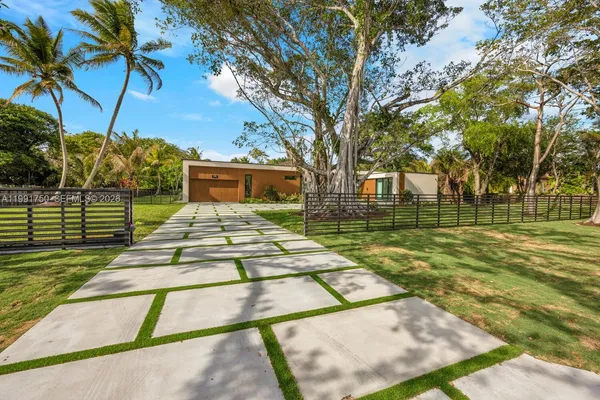 $7,175,000 | 7901 Southwest 120th Street, Pinecrest, FL 33156