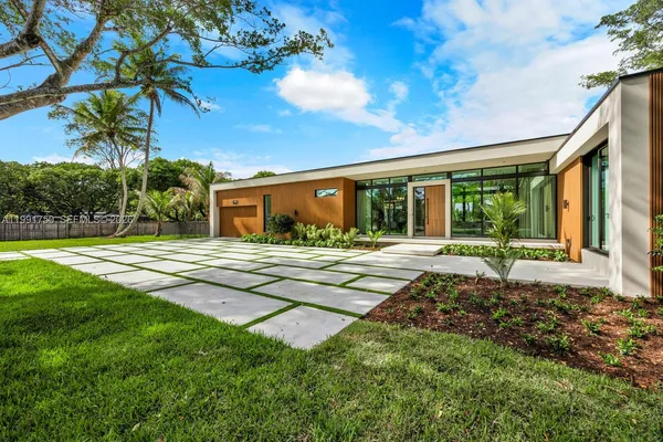 $7,175,000 | 7901 Southwest 120th Street, Pinecrest, FL 33156