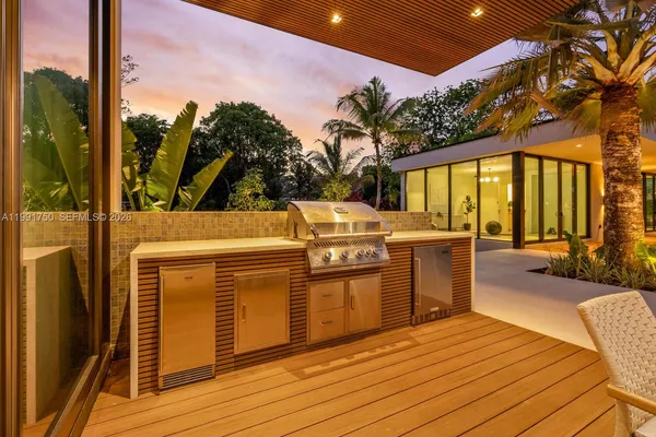 $7,175,000 | 7901 Southwest 120th Street, Pinecrest, FL 33156