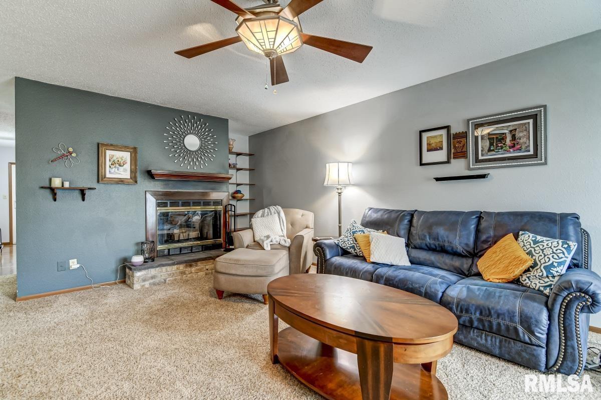2407 Raleigh Road Springfield, IL 62704 - Photo 5 of 33