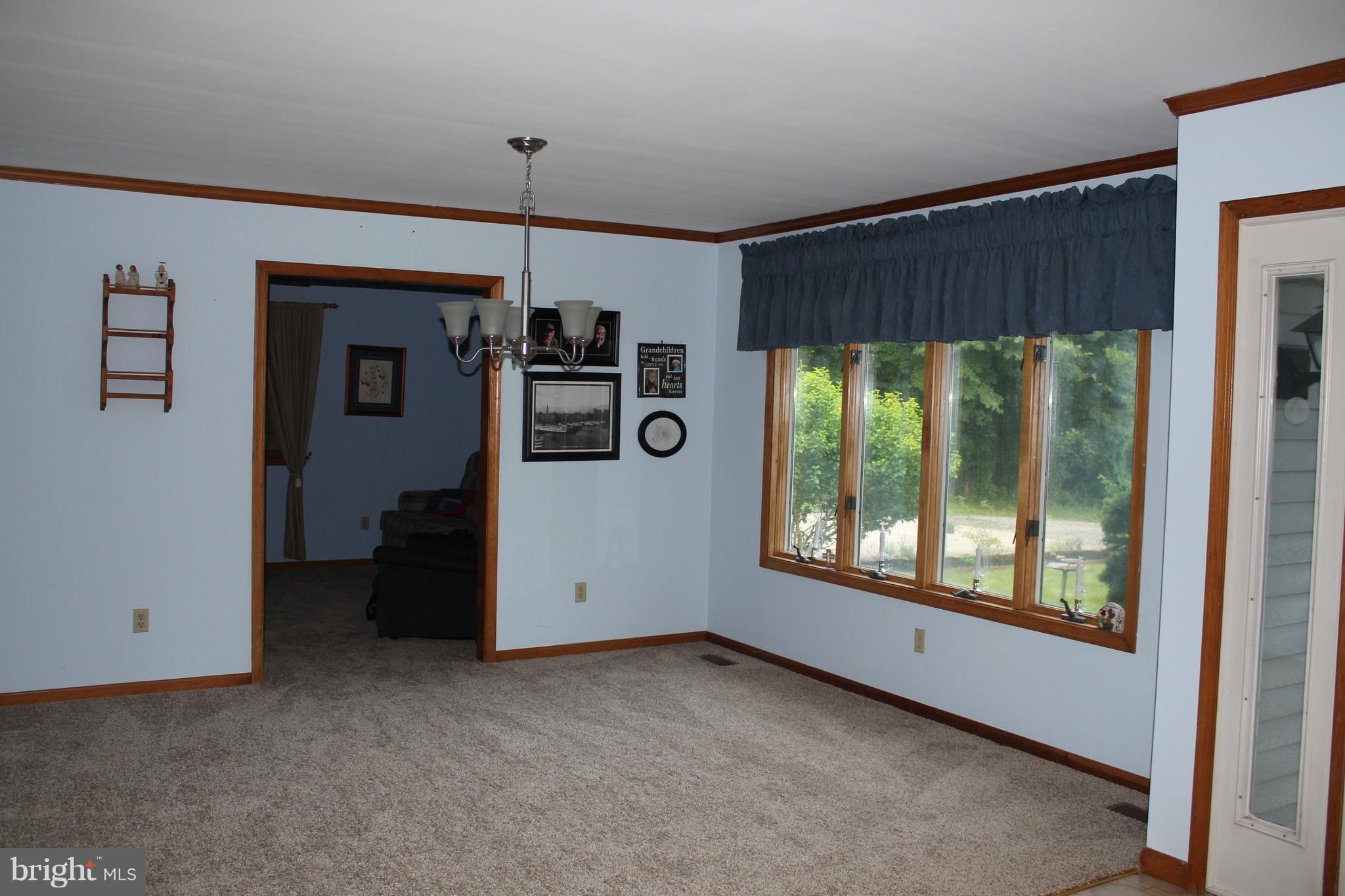 1192 Patuxent Road Odenton, MD 21113 - Photo 7 of 9 Living Room