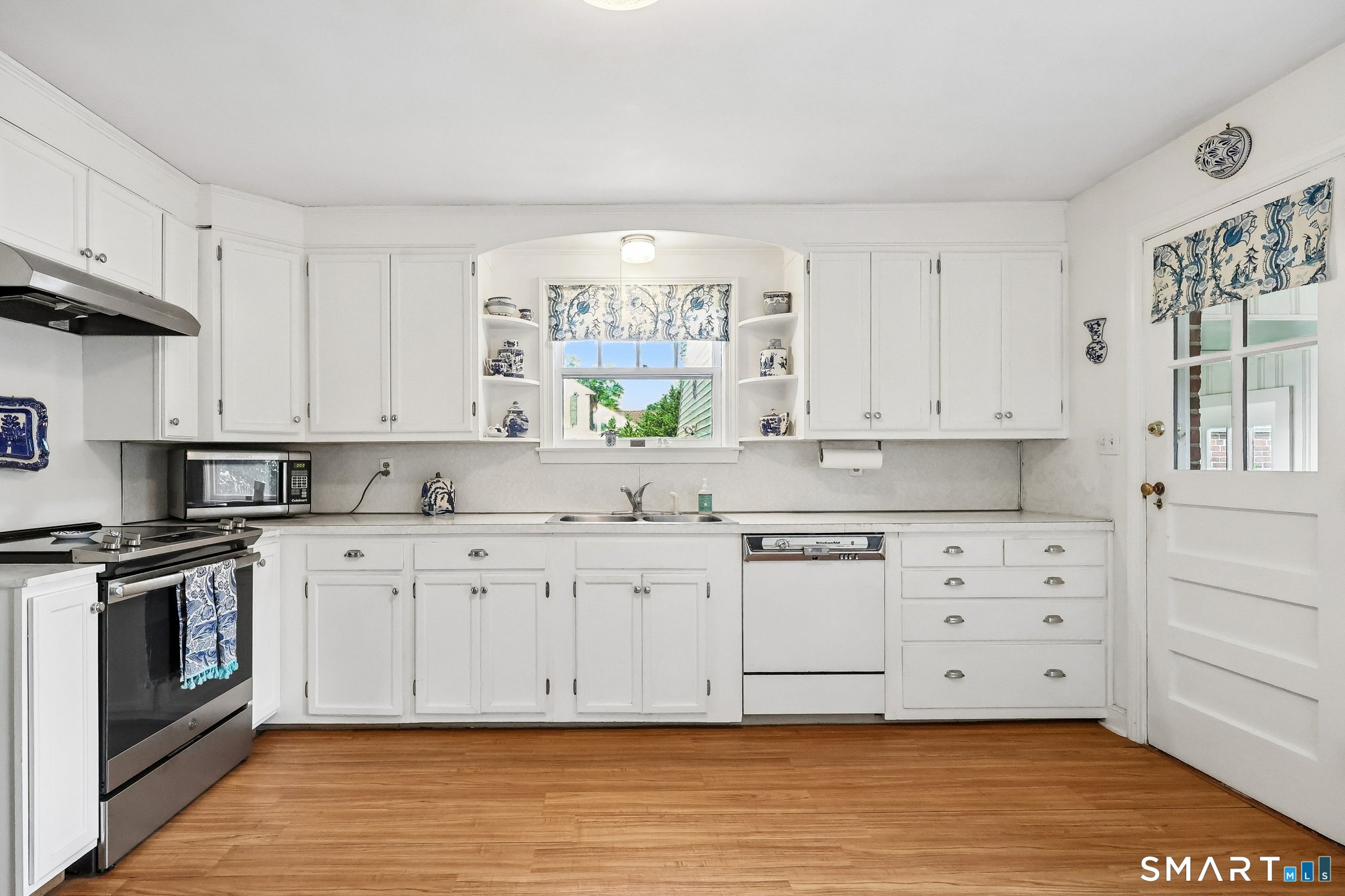 61 Russell Road Southington, CT 06467 - Photo 8 of 33