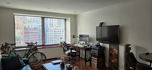 $3,450 | 65 East India Row, Unit 9A, Boston, MA 02110