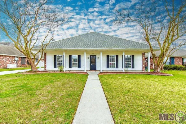 $299,000 | 217 Windward Drive, Houma, LA 70360