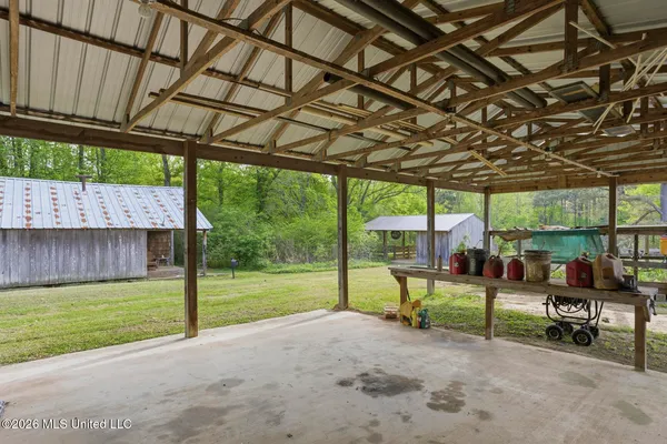 $635,000 | Undisclosed Address, Camden, MS 39045