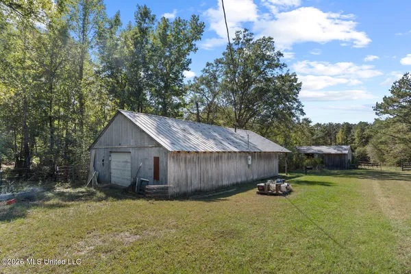 $635,000 | Undisclosed Address, Camden, MS 39045