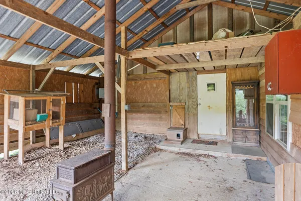 $635,000 | Undisclosed Address, Camden, MS 39045