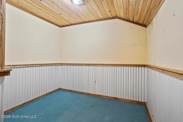 $635,000 | Undisclosed Address, Camden, MS 39045