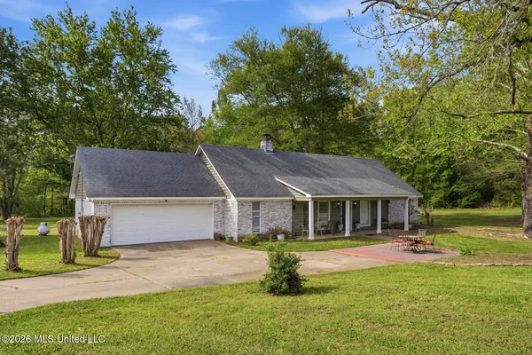 $635,000 | Undisclosed Address, Camden, MS 39045