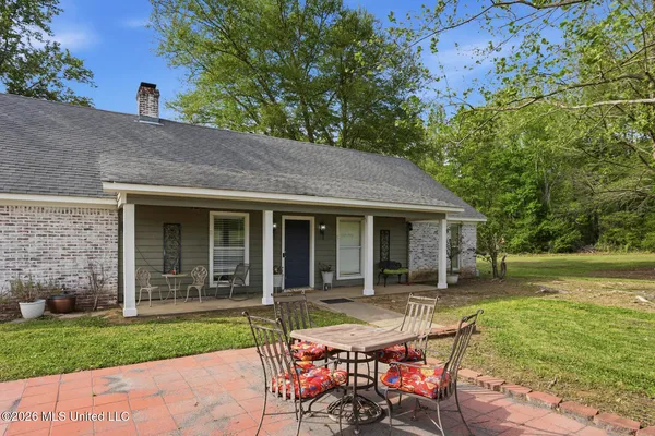 $635,000 | Undisclosed Address, Camden, MS 39045