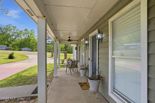 $635,000 | Undisclosed Address, Camden, MS 39045
