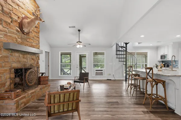 $635,000 | Undisclosed Address, Camden, MS 39045