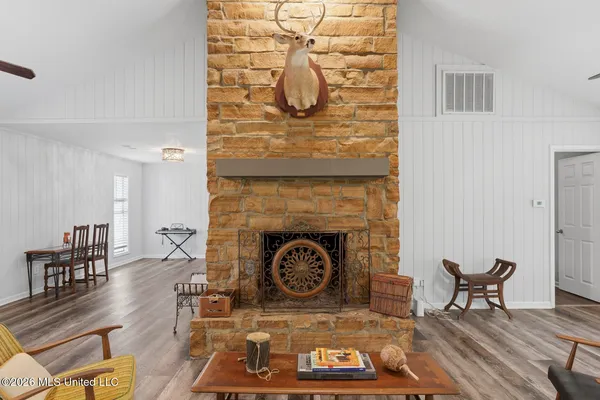 $635,000 | Undisclosed Address, Camden, MS 39045