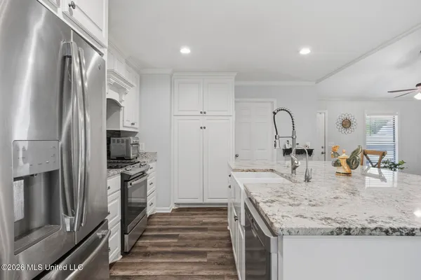 $635,000 | Undisclosed Address, Camden, MS 39045