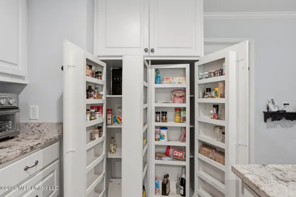 $635,000 | Undisclosed Address, Camden, MS 39045