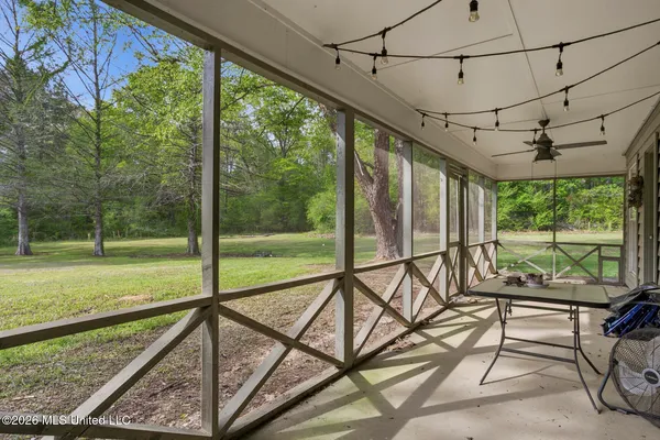 $635,000 | Undisclosed Address, Camden, MS 39045