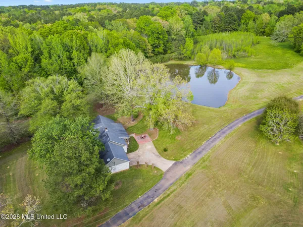 $635,000 | Undisclosed Address, Camden, MS 39045