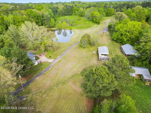 $635,000 | Undisclosed Address, Camden, MS 39045