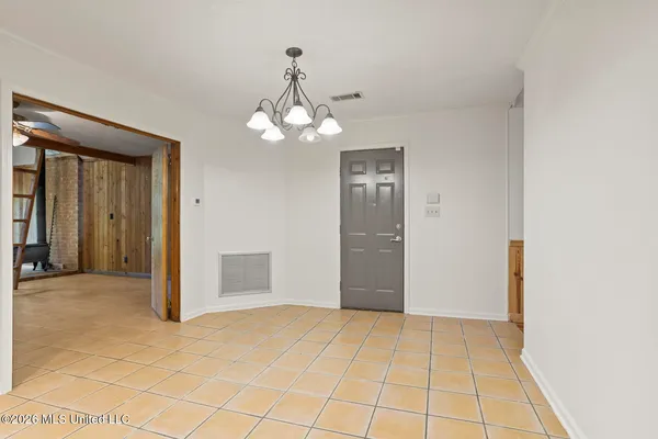 $635,000 | Undisclosed Address, Camden, MS 39045