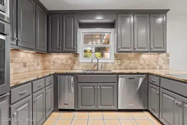 $635,000 | Undisclosed Address, Camden, MS 39045