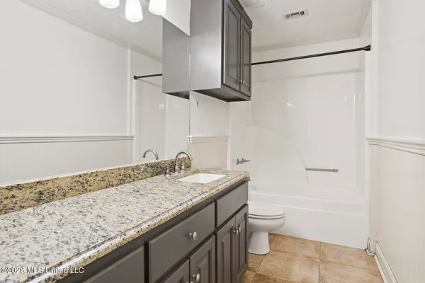 $635,000 | Undisclosed Address, Camden, MS 39045
