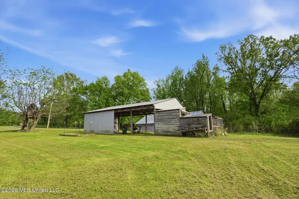 $635,000 | Undisclosed Address, Camden, MS 39045