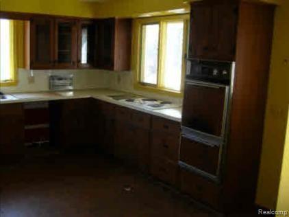 8870 Merrill Road Whitmore Lake, MI 48189 - Photo 11 of 14 20055067 Kicthen