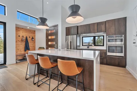 $1,250,000 | 24700 Lone Tooth Trail, Oak Creek, CO 80467