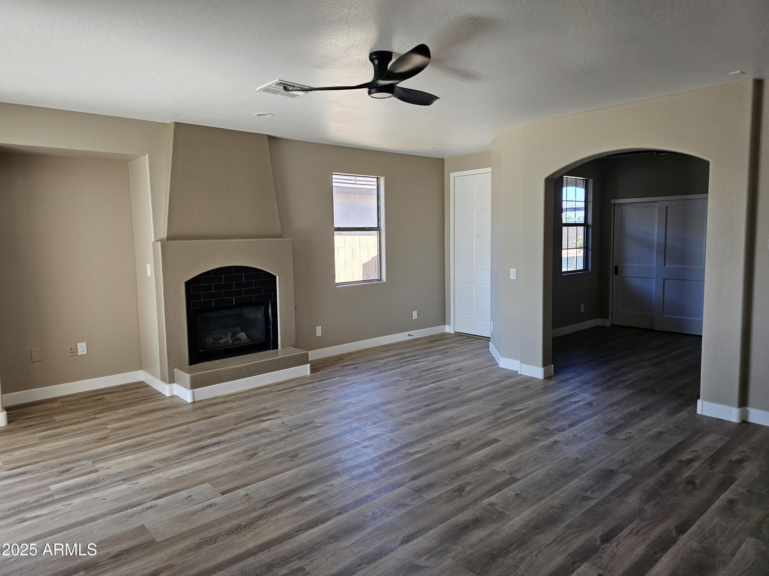 14279 West Boca Raton Road Surprise, AZ 85379 - Photo 3 of 21 1000011305