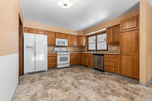 $199,500 | 2035 Stornway Drive, Rockford, IL 61107